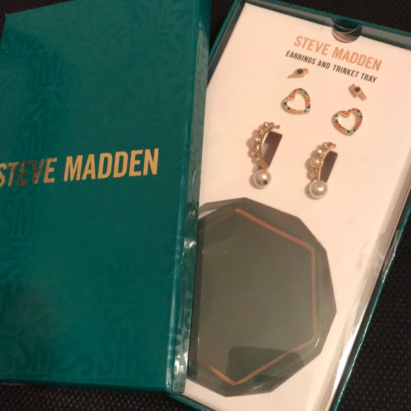 Steve Madden Jewelry - Steve Madden: Earrings & Trinket Tray